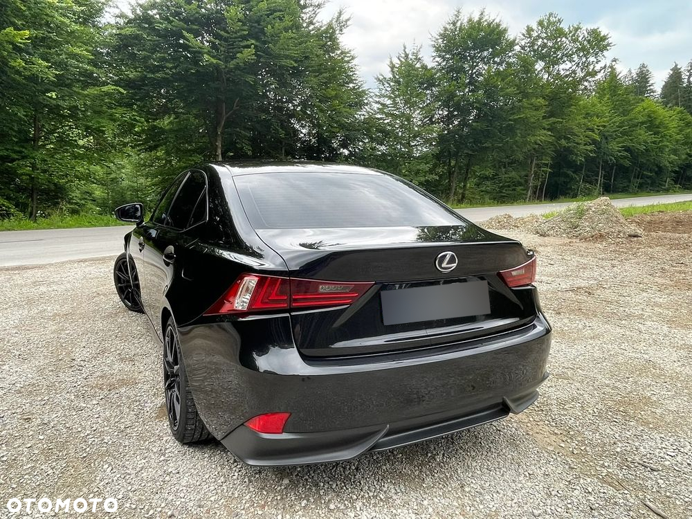 Lexus IS 300h Executive Line - 6