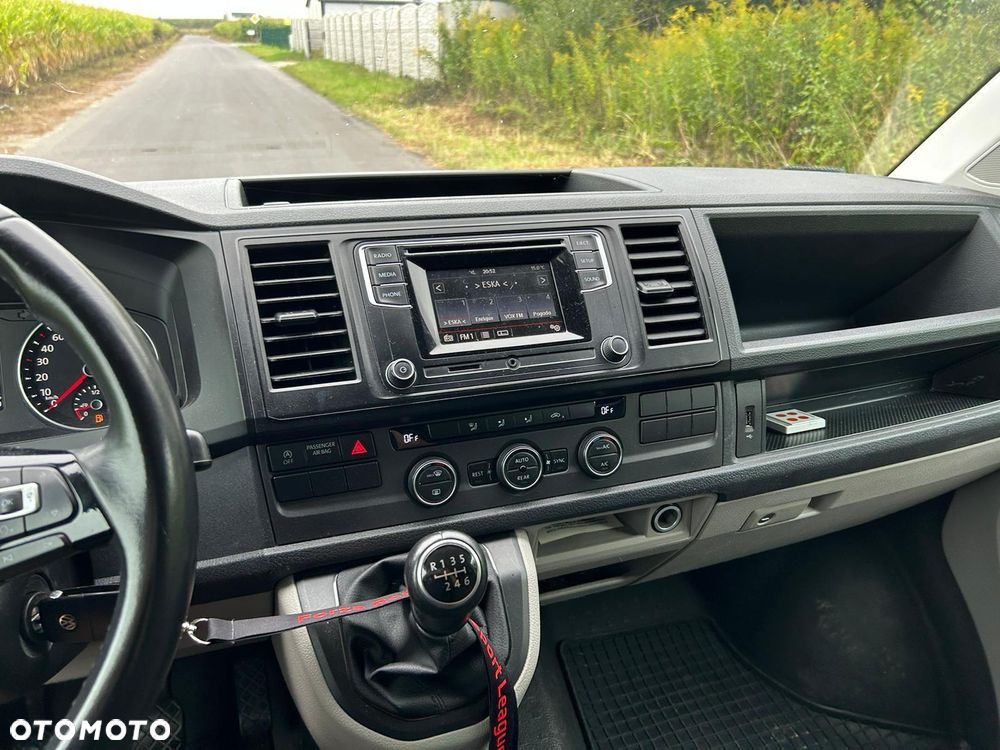 Volkswagen Caravelle 2.0 TDI L1 Comfortline - 4