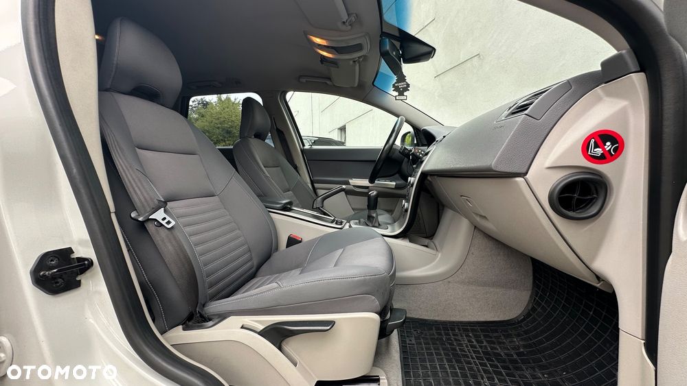 Volvo V50 2.0D DPF Momentum - 9