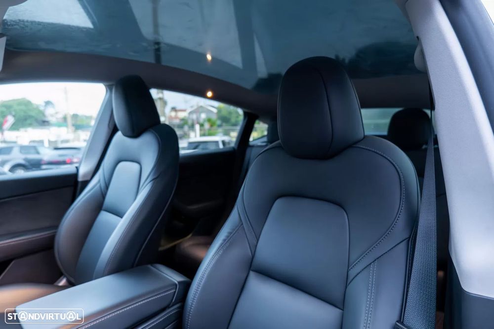 Tesla Model Y Long Range Dual Motor AWD - 13