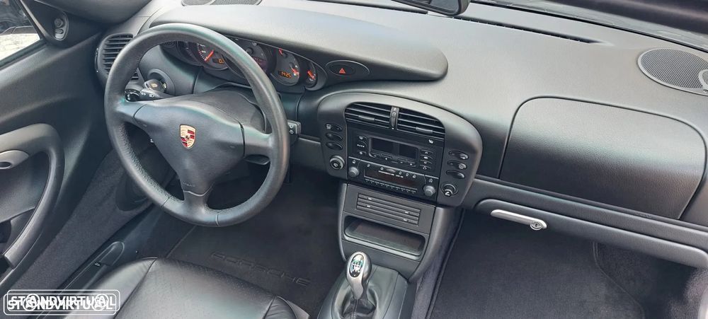 Porsche 911 (996) Carrera - 12