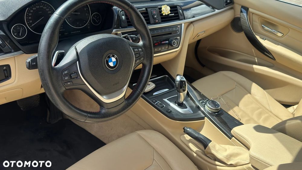 BMW Seria 3 328i Luxury Line - 29