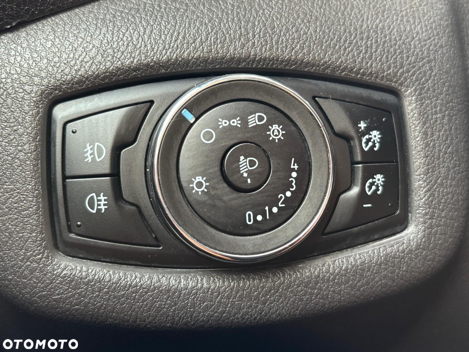 Ford TRANSIT CONNECT - 33