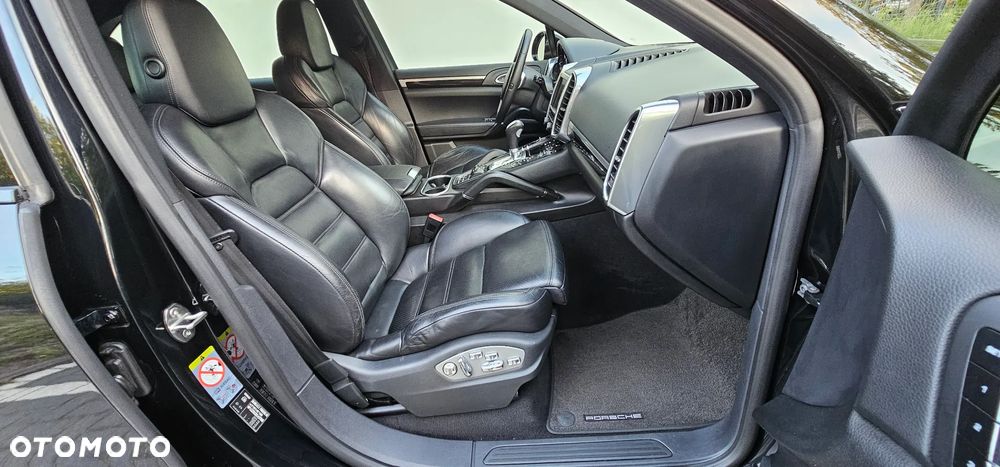 Porsche Cayenne Diesel Platinum Edition - 18