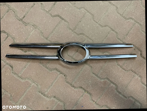 TOYOTA RAV4 III 2005-2009 GRILL CHROM ATRAPA 75317-42010