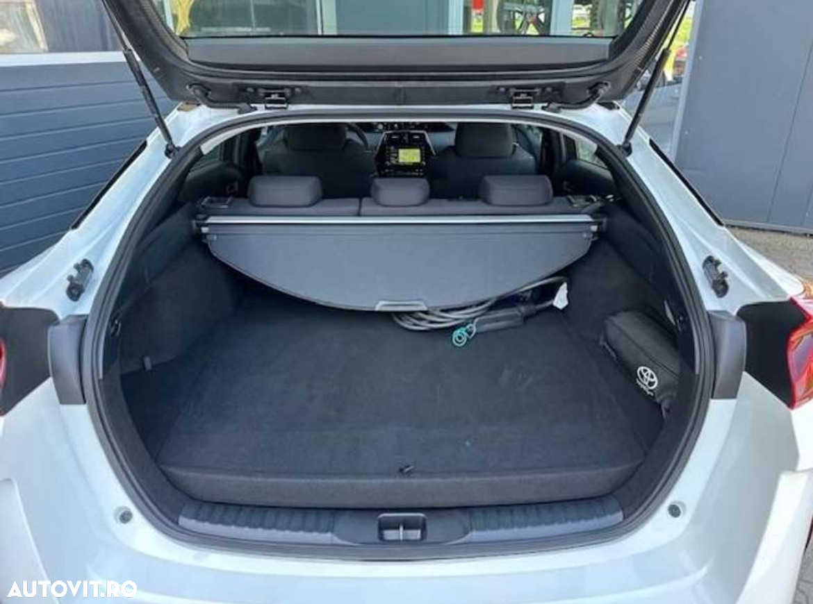 Toyota Prius Plug-in Hybrid Comfort - 9