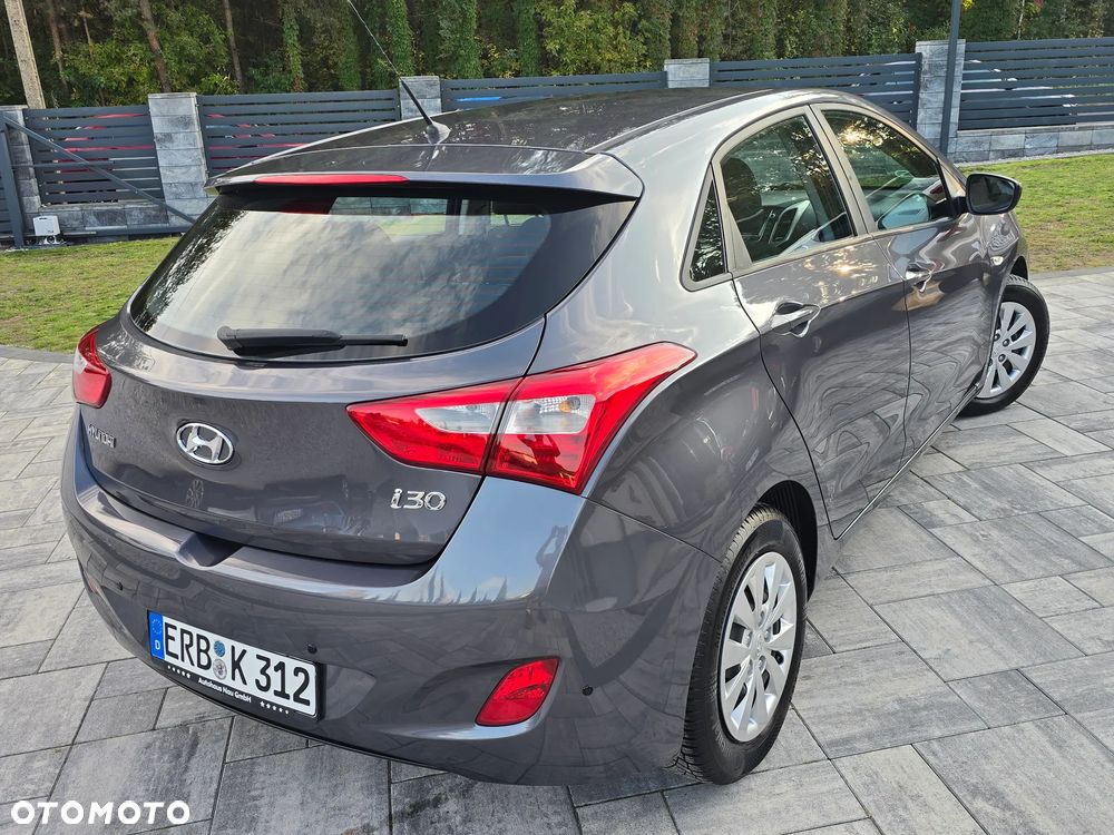 Hyundai i30 blue 1.4 Style - 14