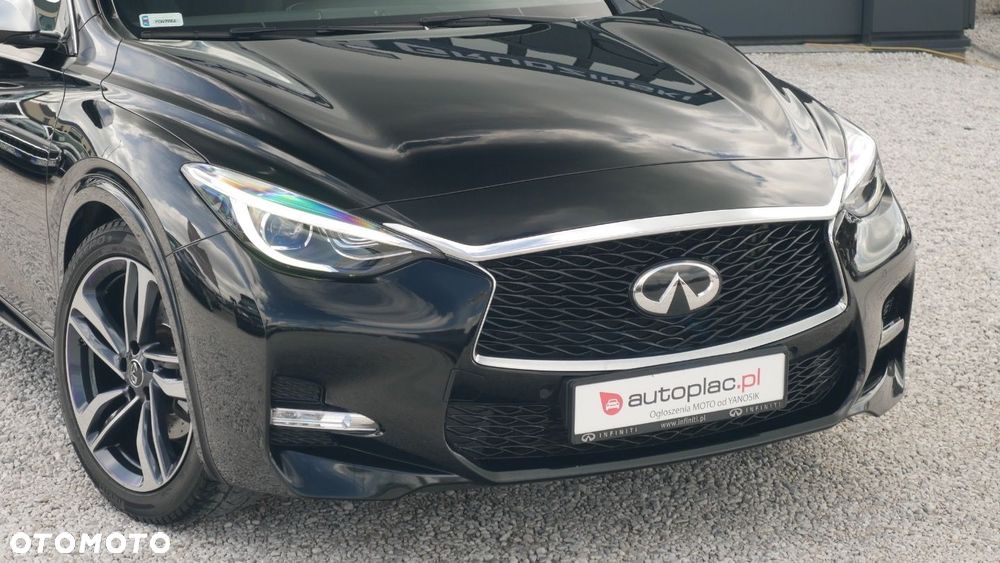 Infiniti Q30 - 21