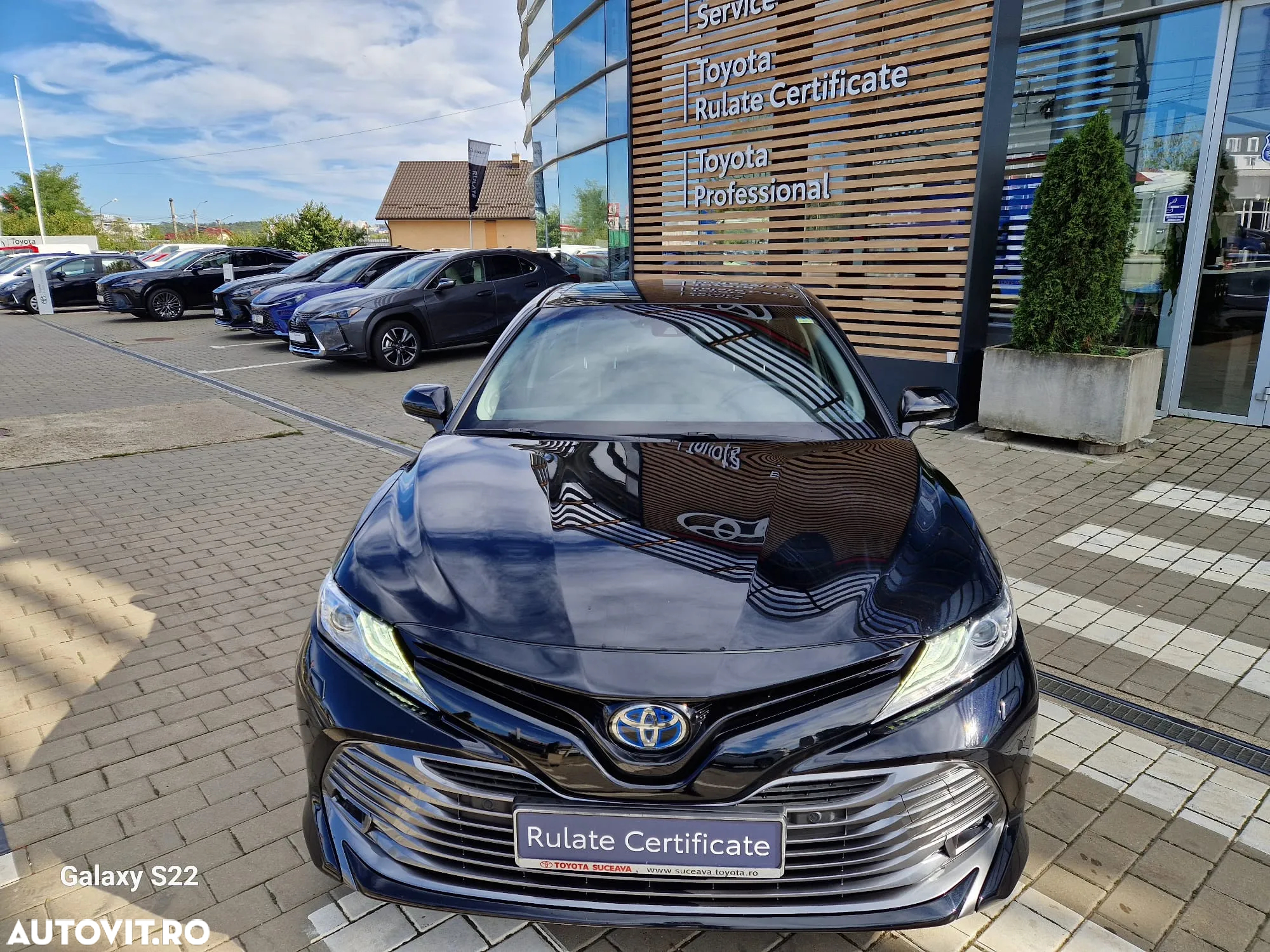Toyota Camry 2.5 Hybrid Exclusive - 2