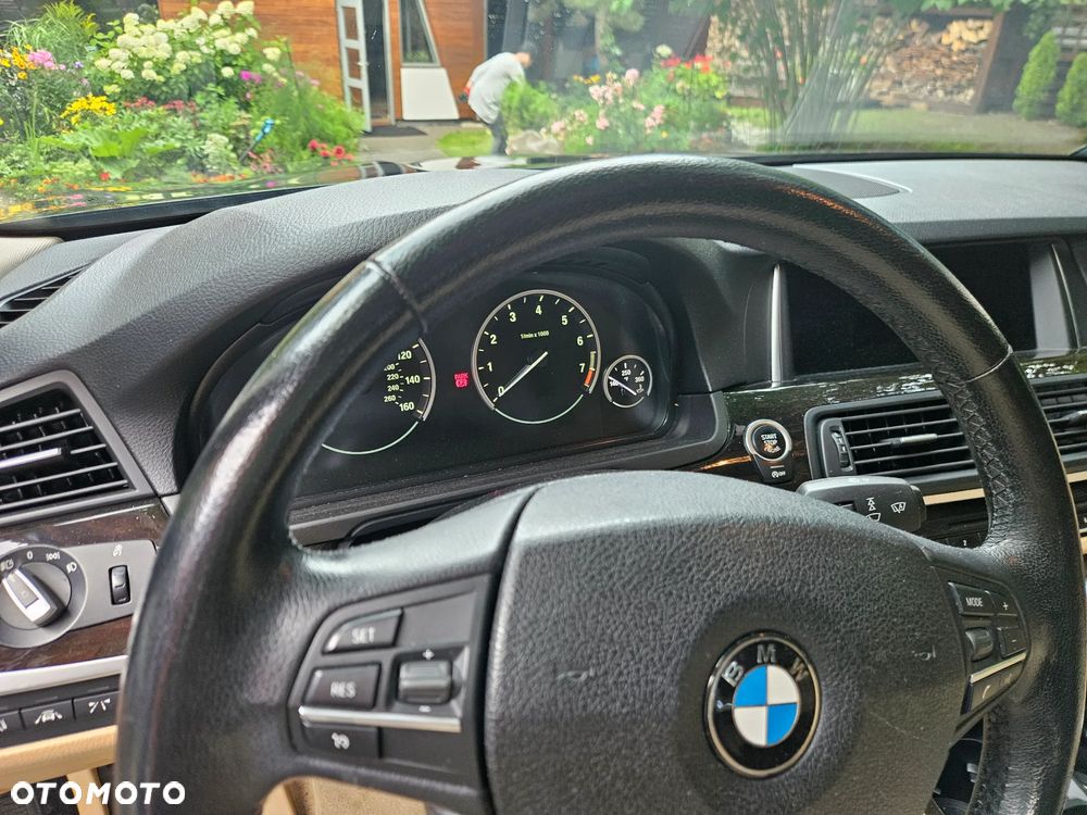 BMW Seria 5 528i xDrive Sport-Aut Luxury Line - 4