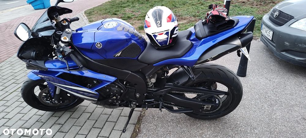 Yamaha R1 - 11