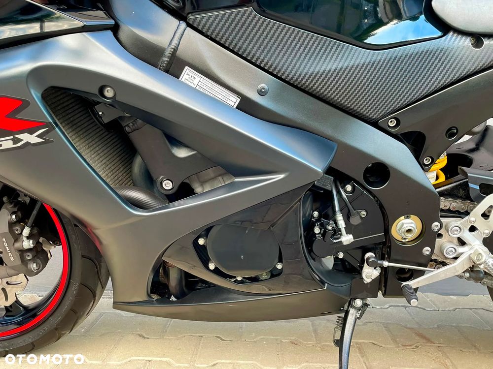 Suzuki GSX - 11