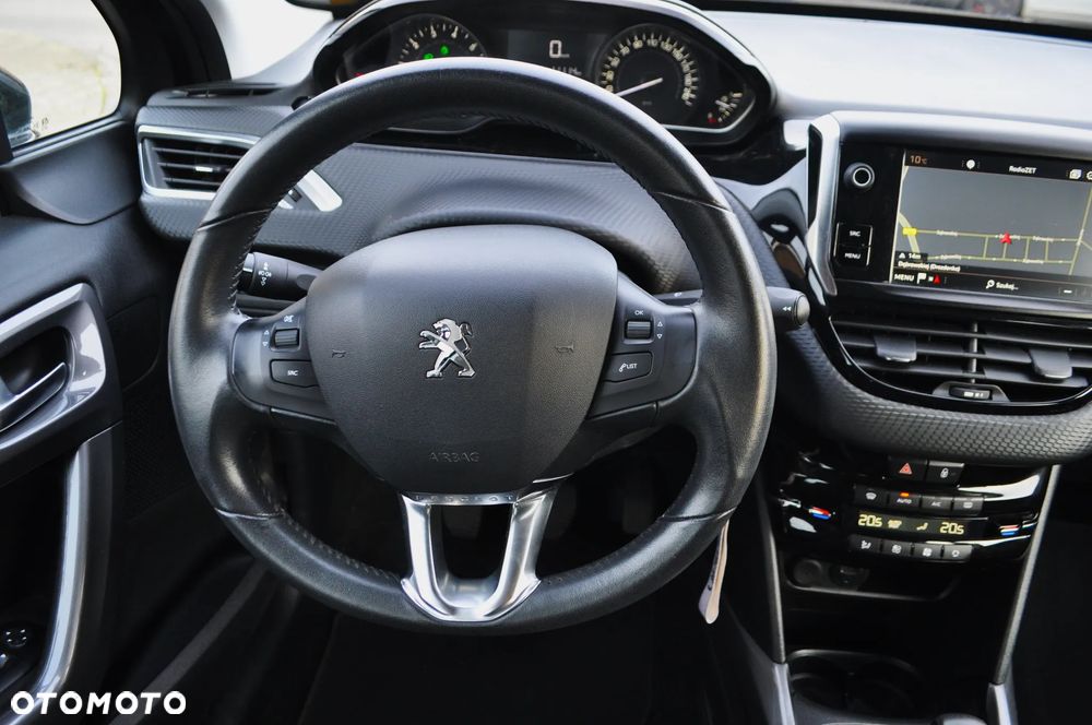 Peugeot 2008 1.2 Pure Tech Style S&S - 14