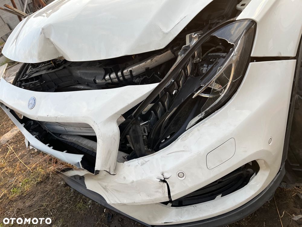 Mercedes-Benz GLA 220 CDI 7G-DCT AMG Line - 3