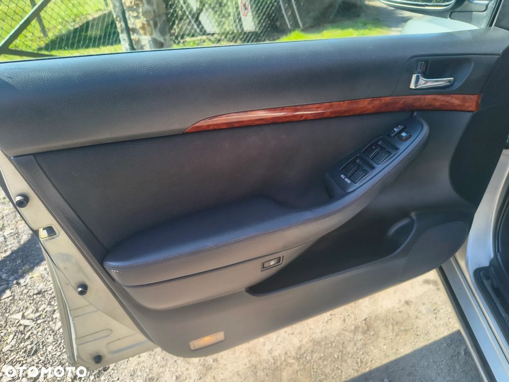 Toyota Avensis 2.0 VVT-i Edition - 12