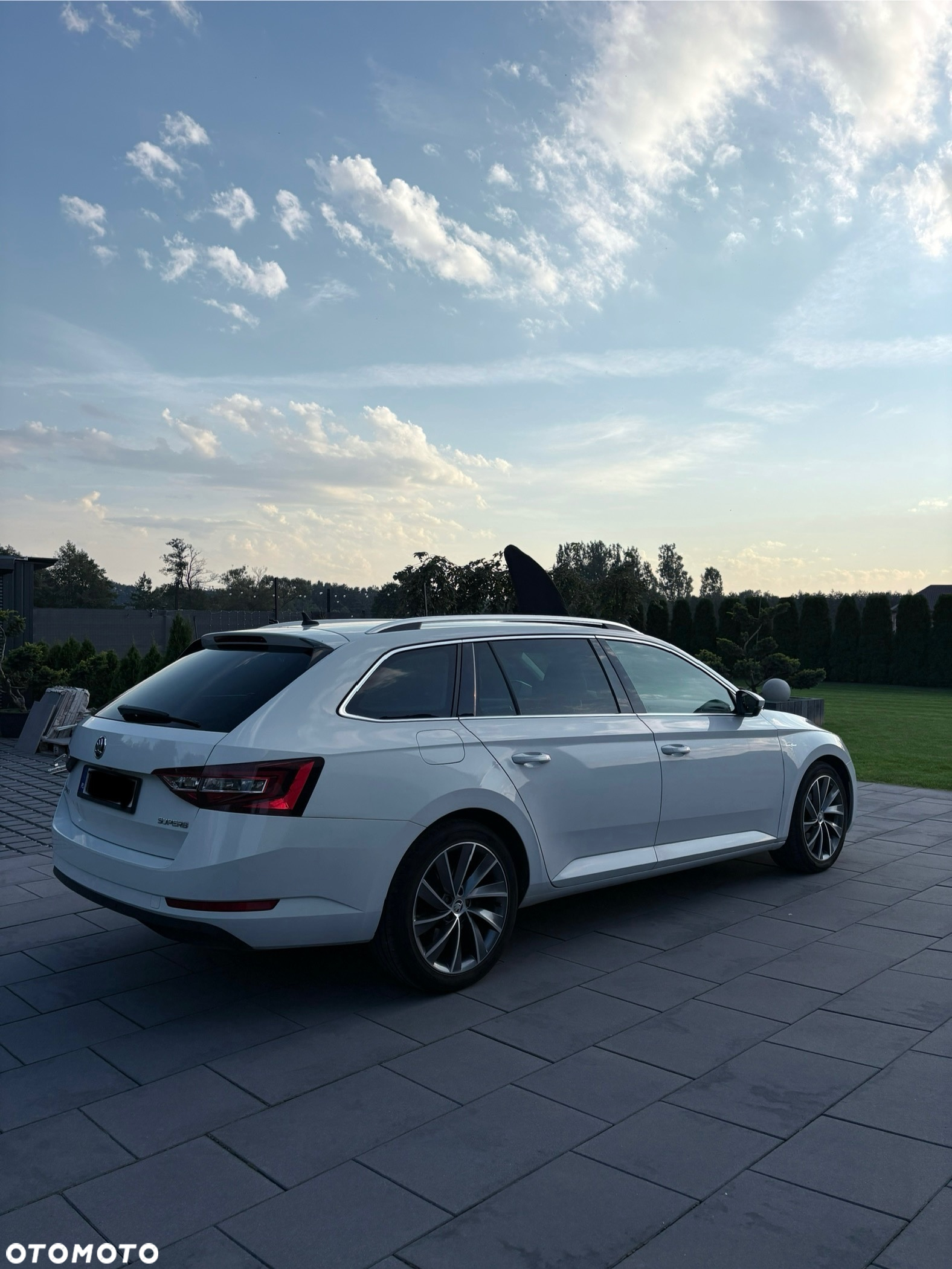 Skoda Superb 2.0 TDI L&K DSG - 21