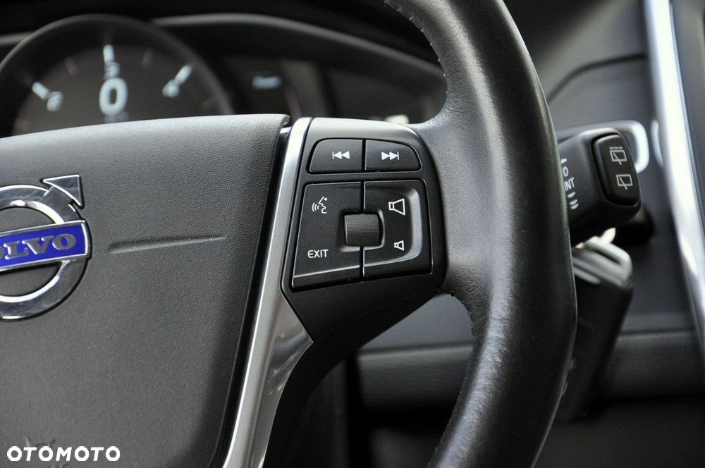 Volvo XC 60 D4 Momentum - 17