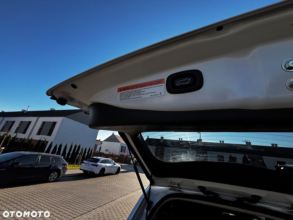 Mitsubishi Outlander 2.0 Intense + Navi 4WD CVT - 26