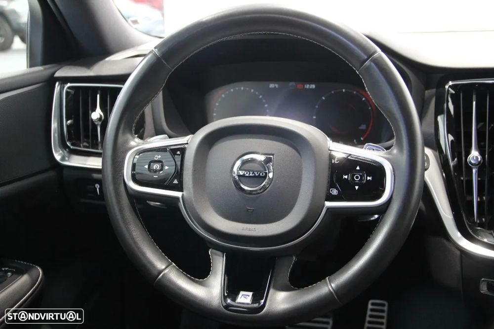 Volvo V60 2.0 D4 R-Design Geartronic - 18