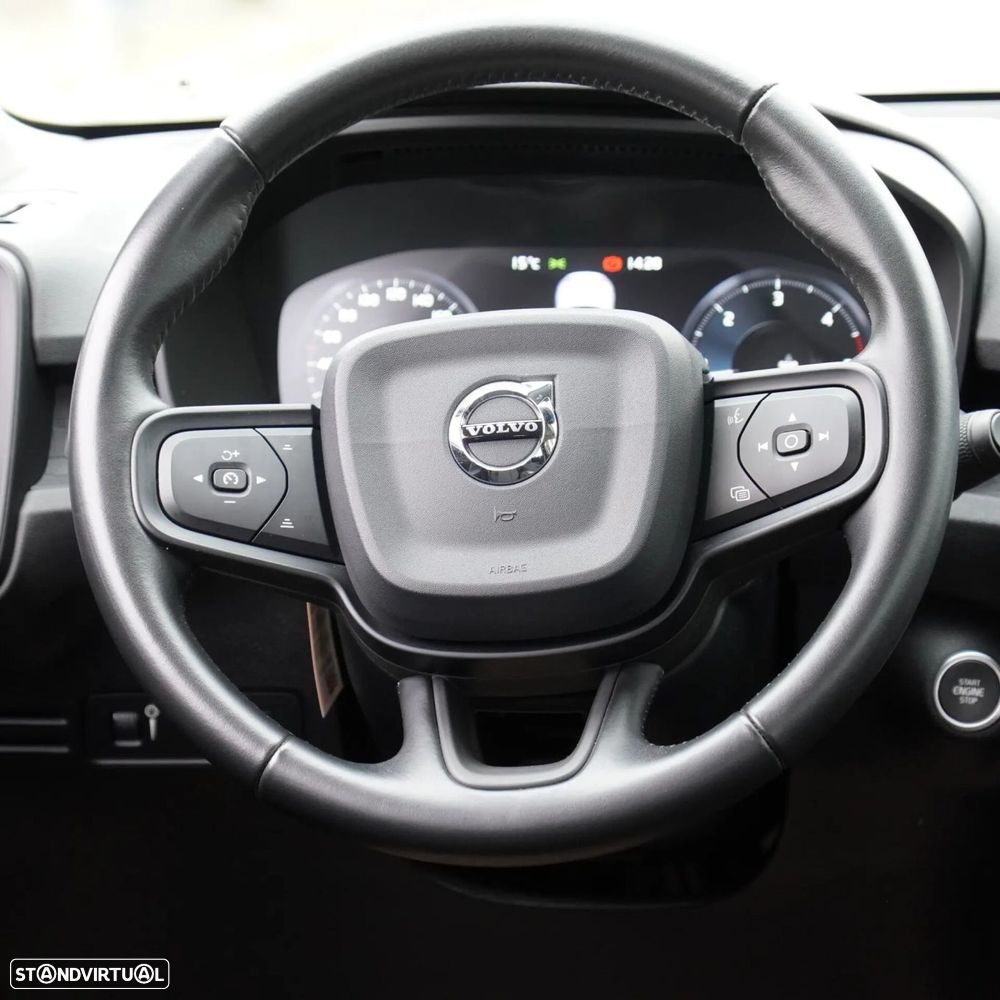 Volvo XC 40 2.0 D3 - 12