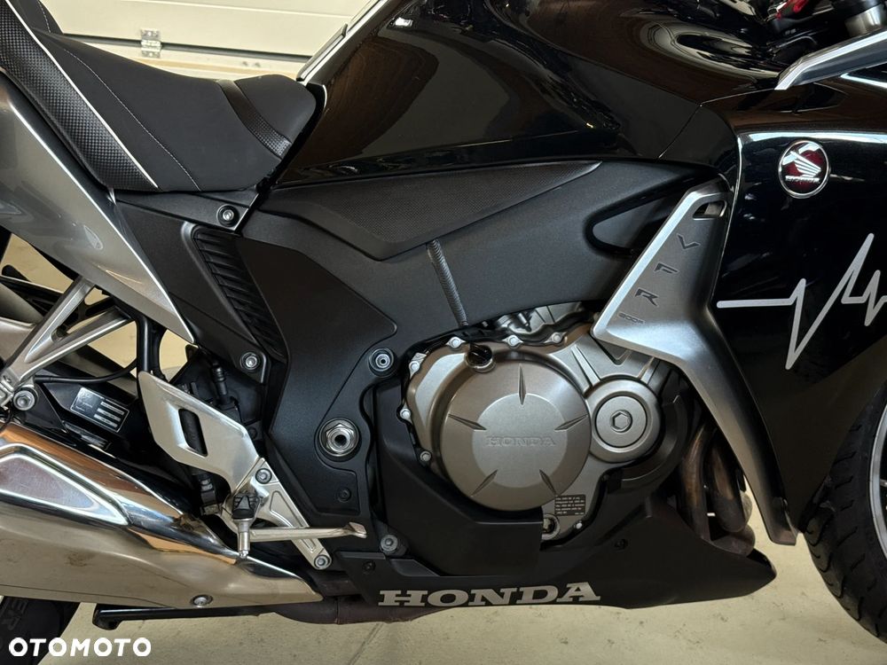 Honda VFR - 21