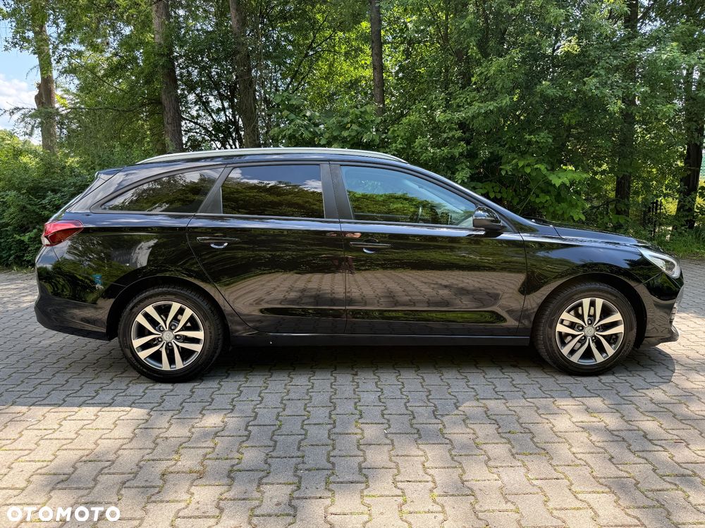 Hyundai i30 1.6 D Comfort DCT - 12