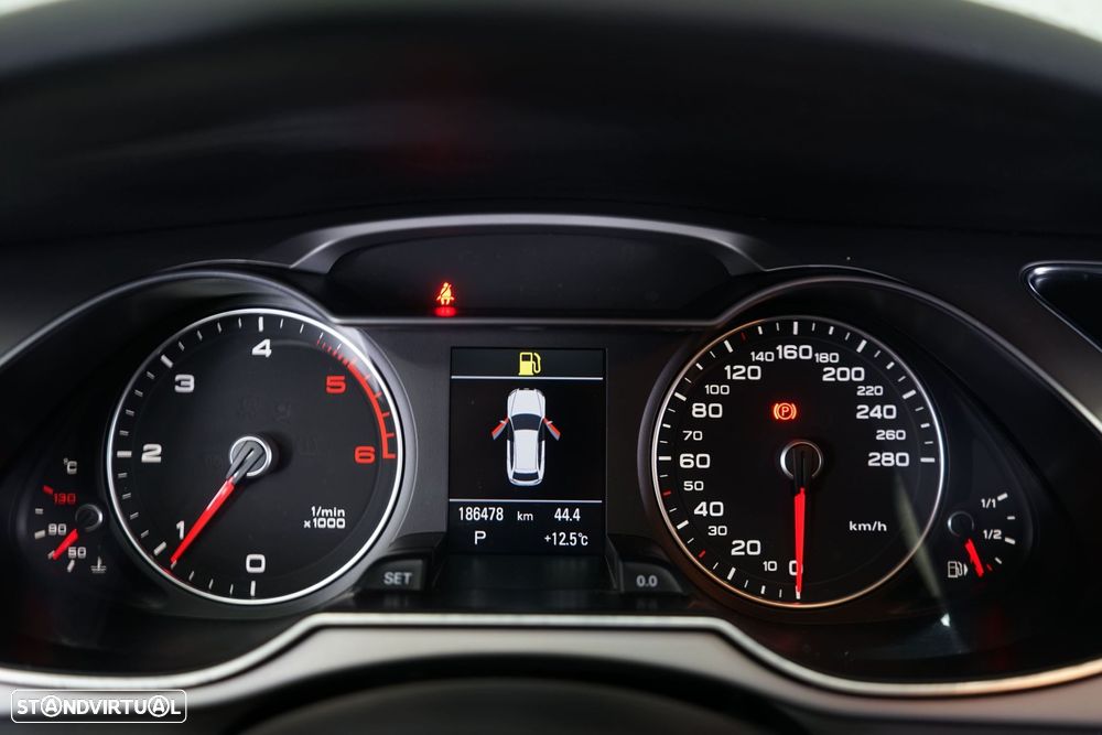 Audi A4 Avant 2.0 TDI Multitronic Business Line S-line - 28