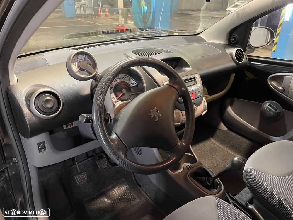 Peugeot 107 1.0 Trendy - 9