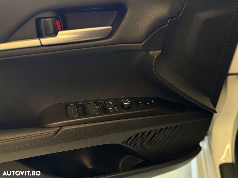 Toyota Camry 2.5 HEV Luxury - 15