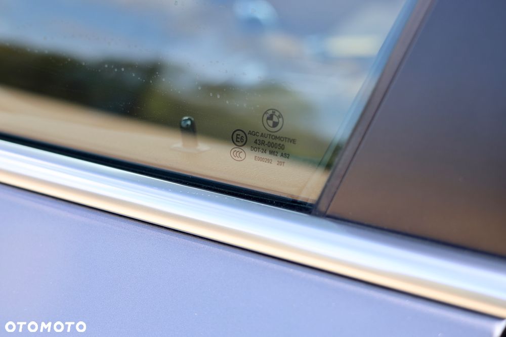 BMW Seria 5 525d - 34