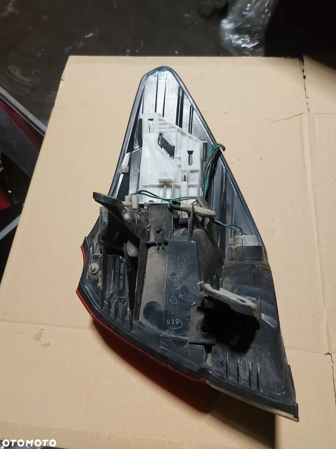 Lampa tylna lewy tył Subaru Legacy - 4