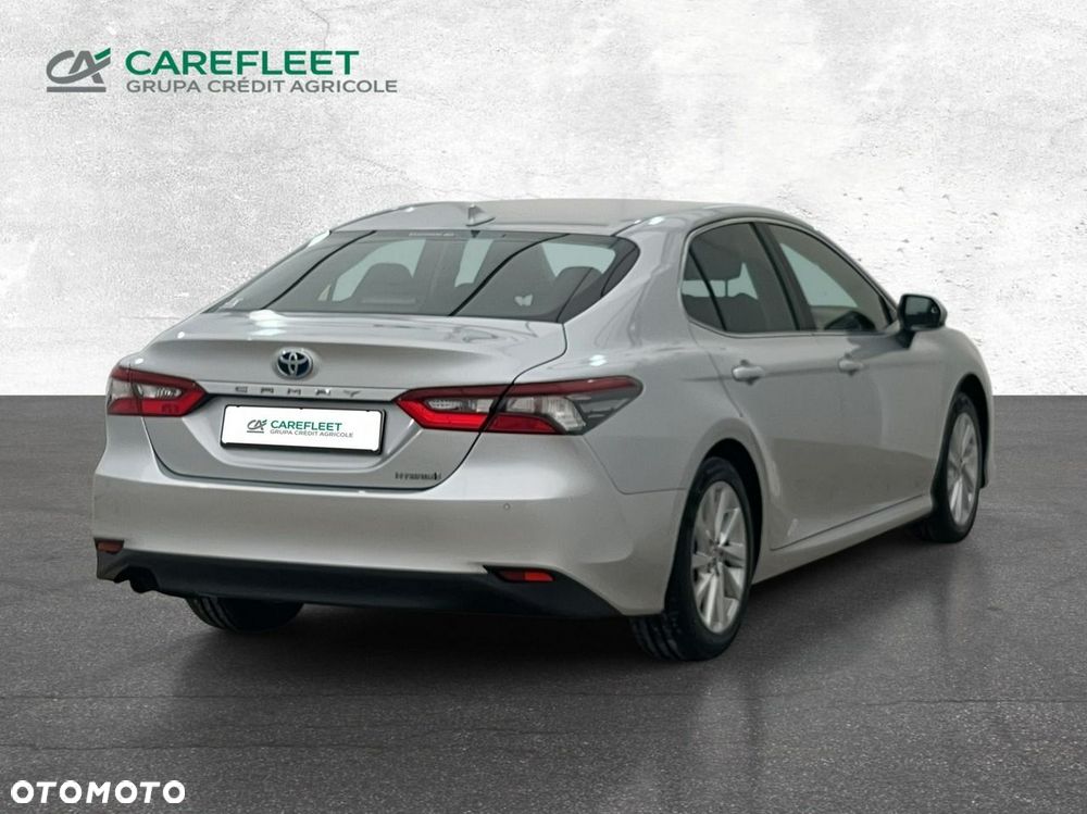 Toyota Camry - 5