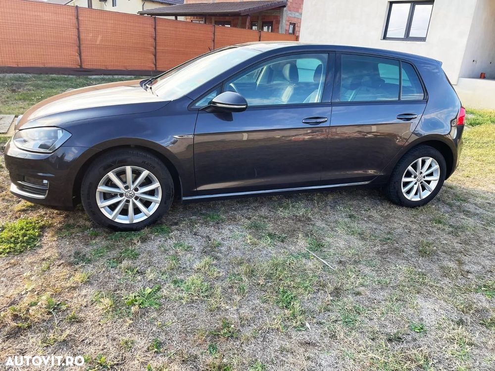 Volkswagen Golf - 1