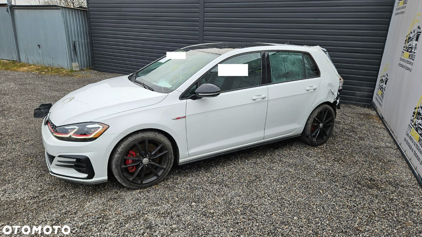 Volkswagen Golf - 4