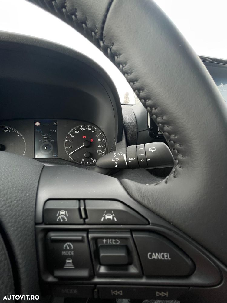 Toyota Yaris 1.5 VVT-i HSD Eco - 10