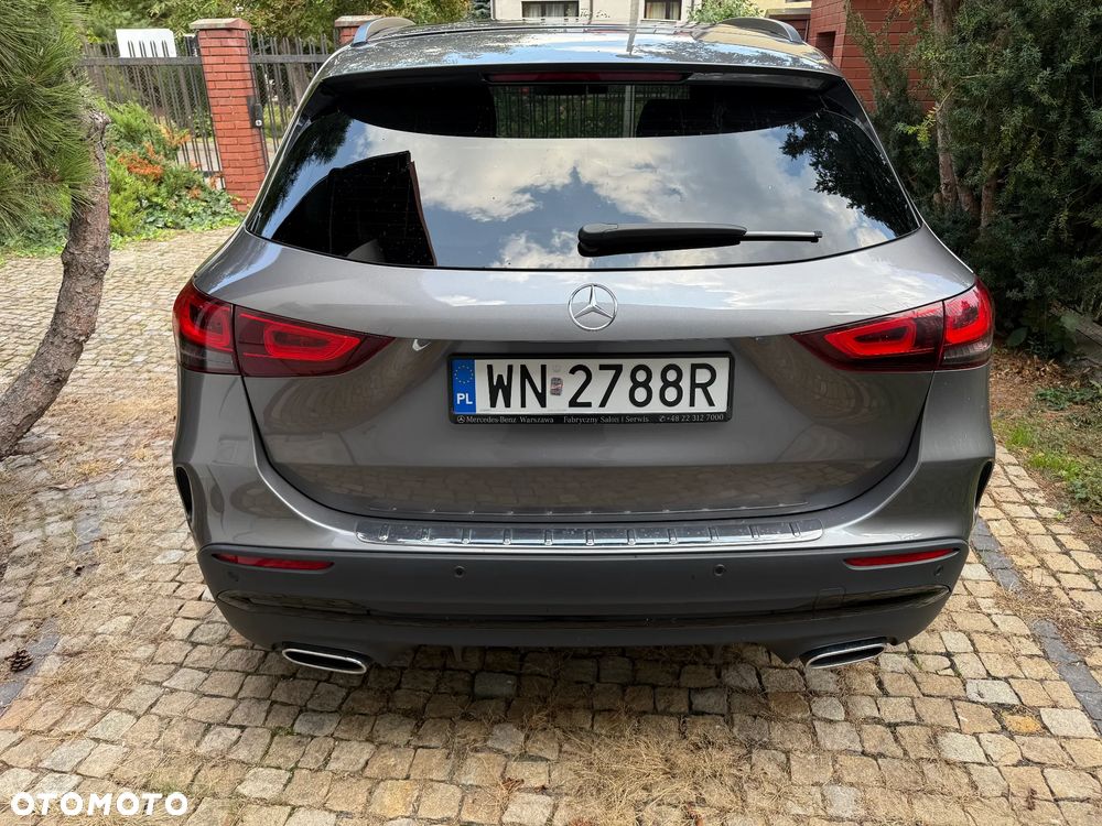 Mercedes-Benz GLA - 8
