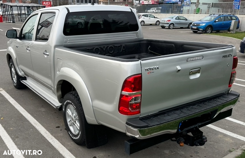 Toyota Hilux - 3