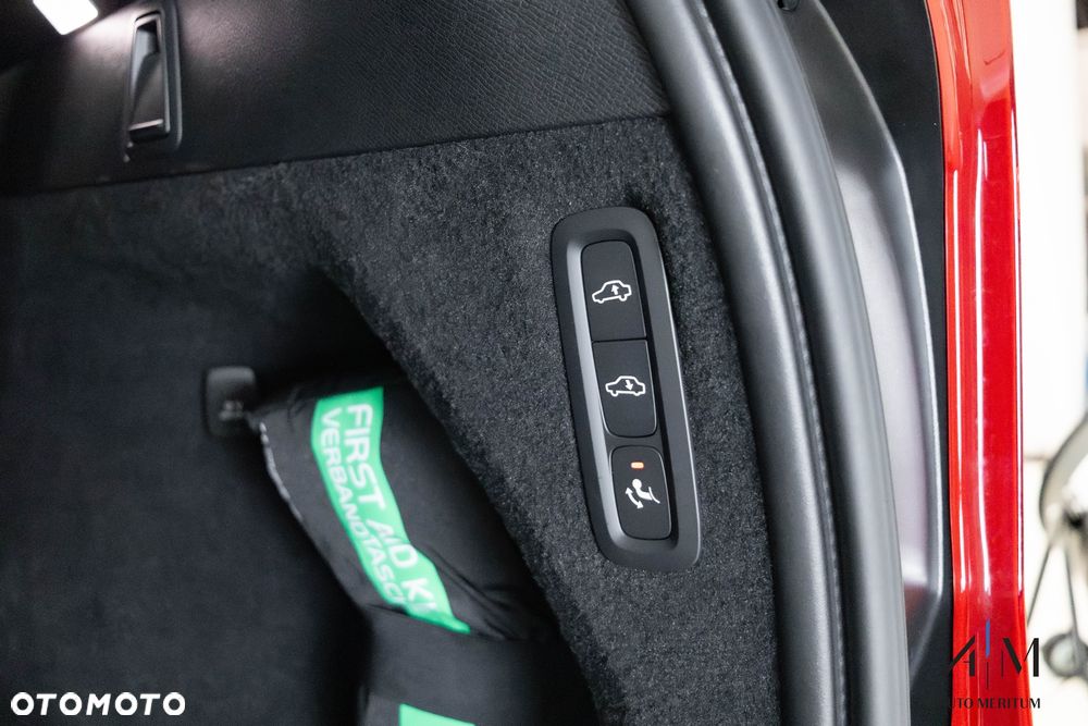 Volvo XC 90 B5 D AWD Ultimate Dark - 30