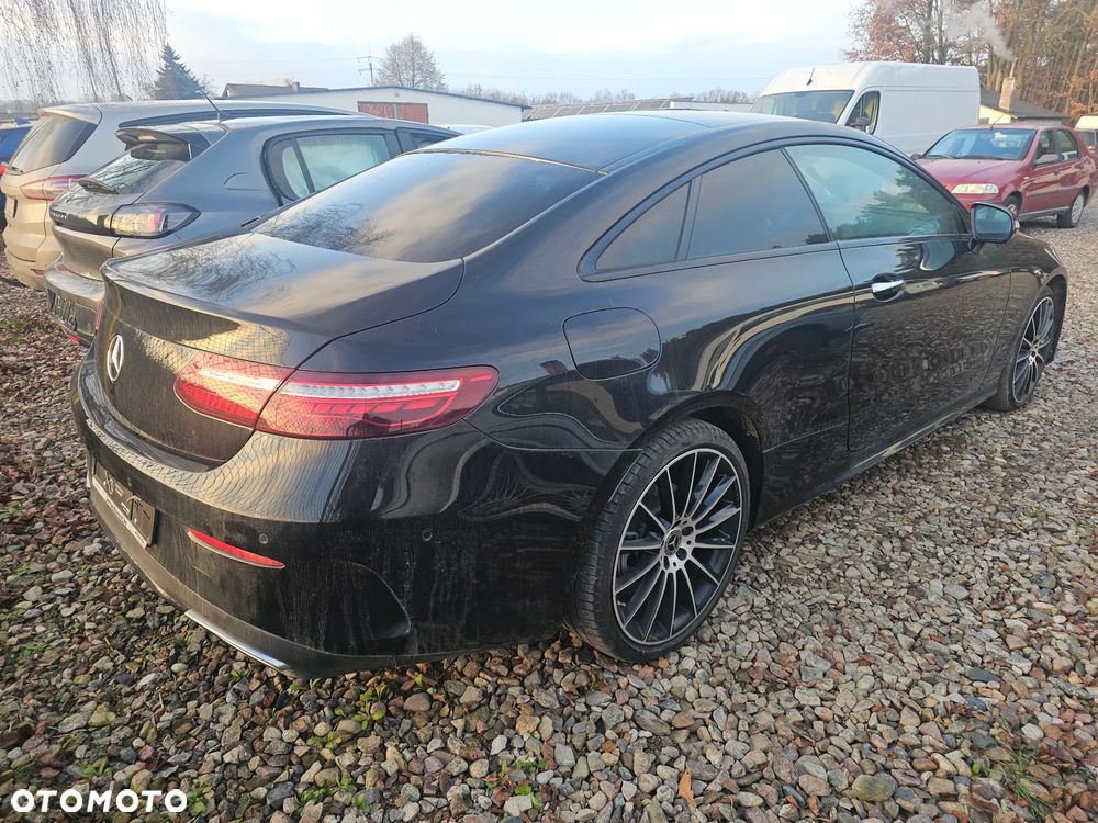 Mercedes-Benz Klasa E 220 d 4Matic 9G-TRONIC Avantgarde - 2