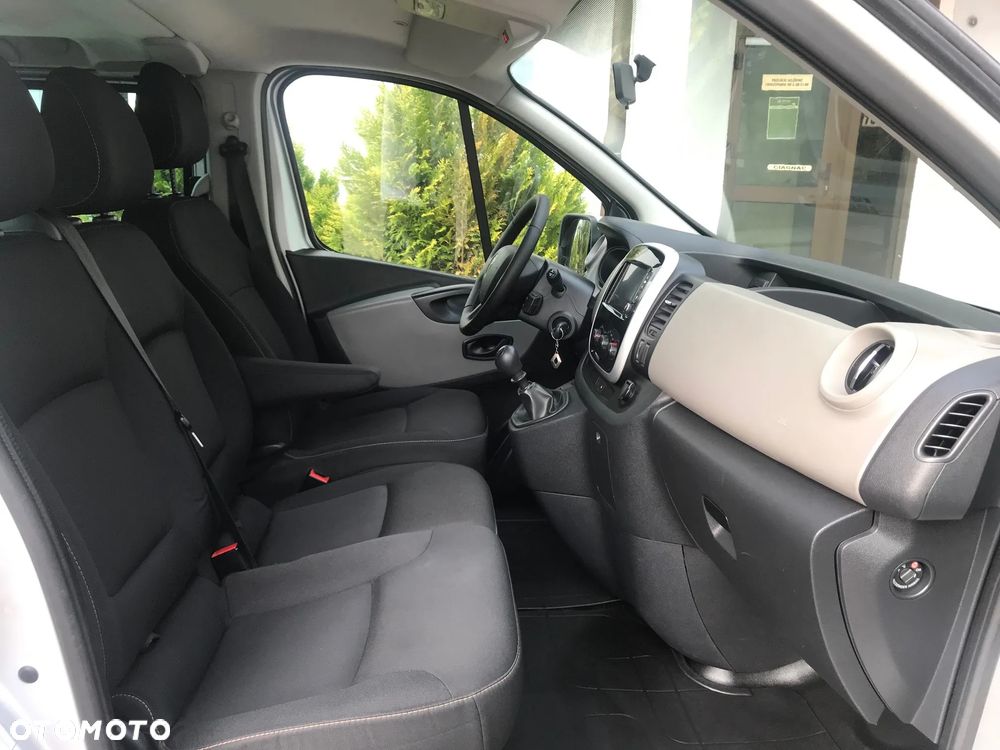 Renault Trafic Grand 1.6 dCi - 21