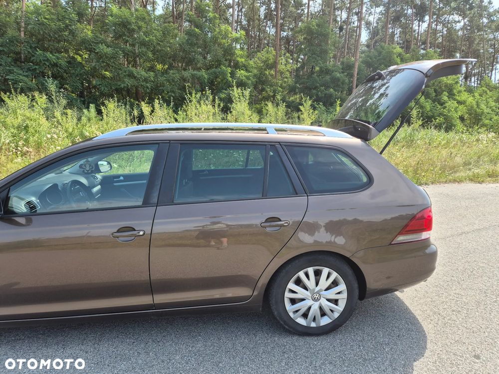 Volkswagen Golf - 6