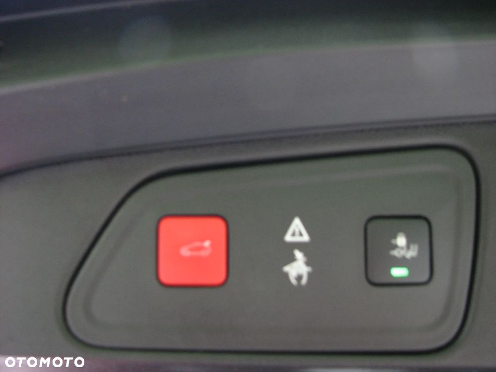 Peugeot 3008 1.5 BlueHDi Allure Pack S&S EAT8 - 33
