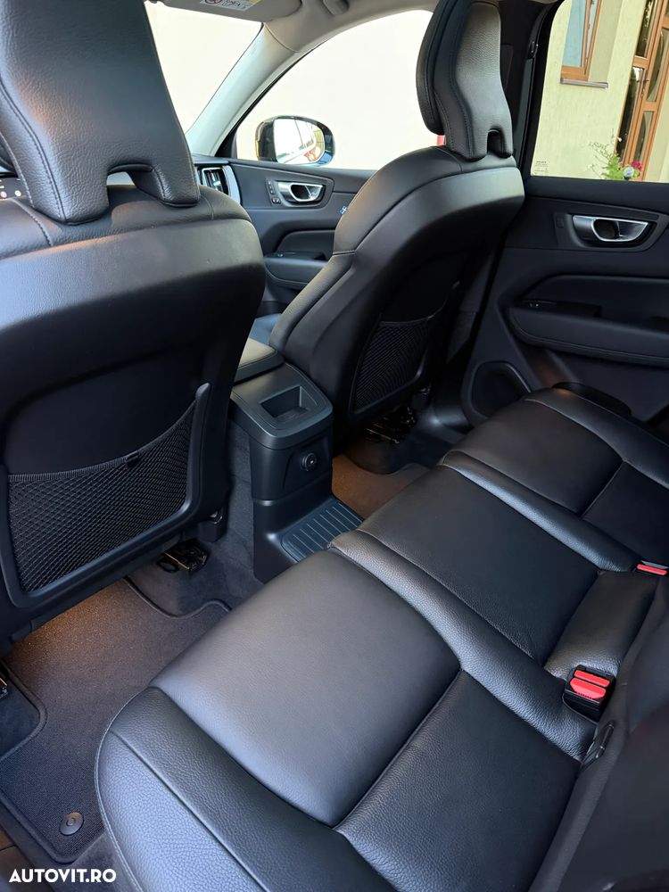 Volvo XC 60 T6 AWD Recharge Plus Dark - 13