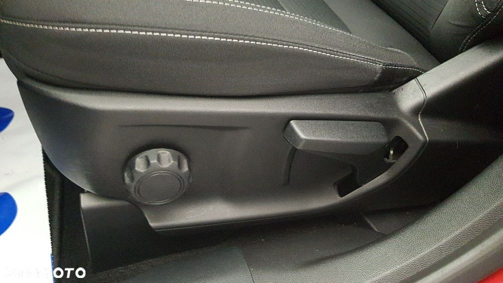 Ford Kuga - 27