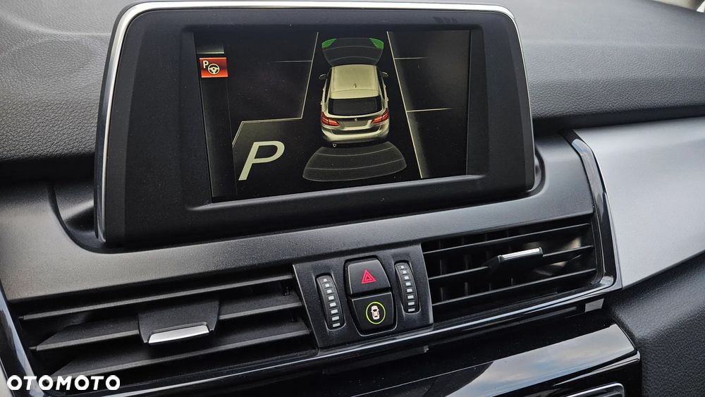 BMW Seria 2 218i Active Tourer - 24