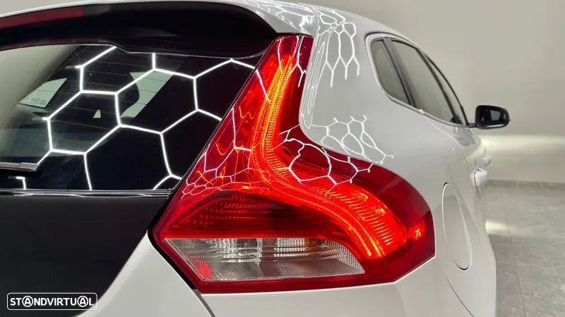 Volvo V40 2.0 D2 R-Design - 54