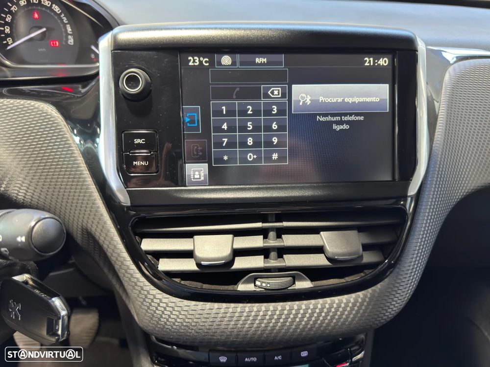 Peugeot 2008 1.2 PureTech Allure - 32