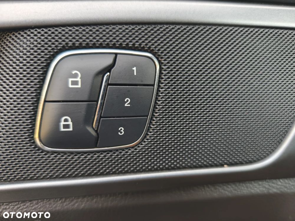 Ford Mondeo 2.0 TDCi Titanium PowerShift - 28