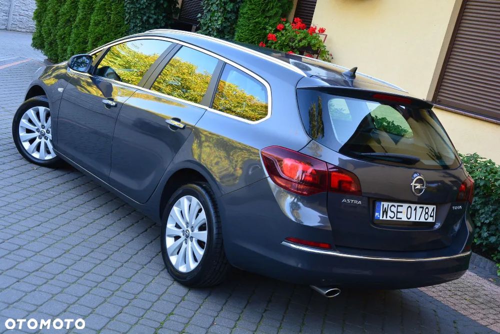Opel Astra 1.4 Turbo Cosmo - 2