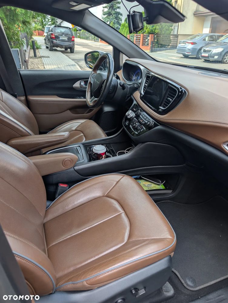 Chrysler Pacifica - 7